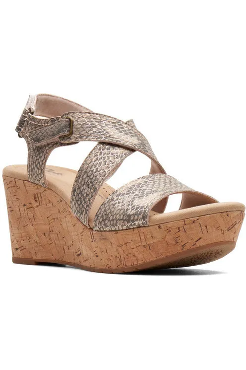 Clarks Rose Way beige metallic sandal