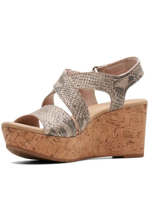 Clarks Rose Way beige metallic sandal