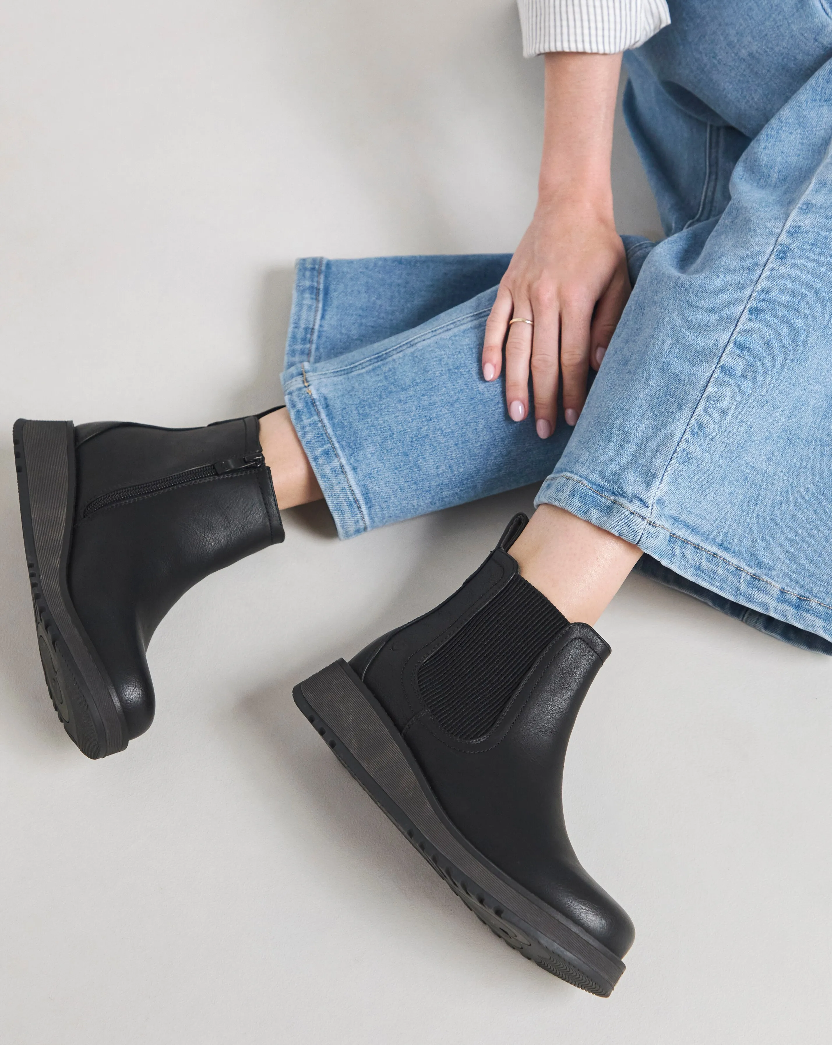 Heavenly Feet Rolo Chelsea Boot Extra Wide Fit