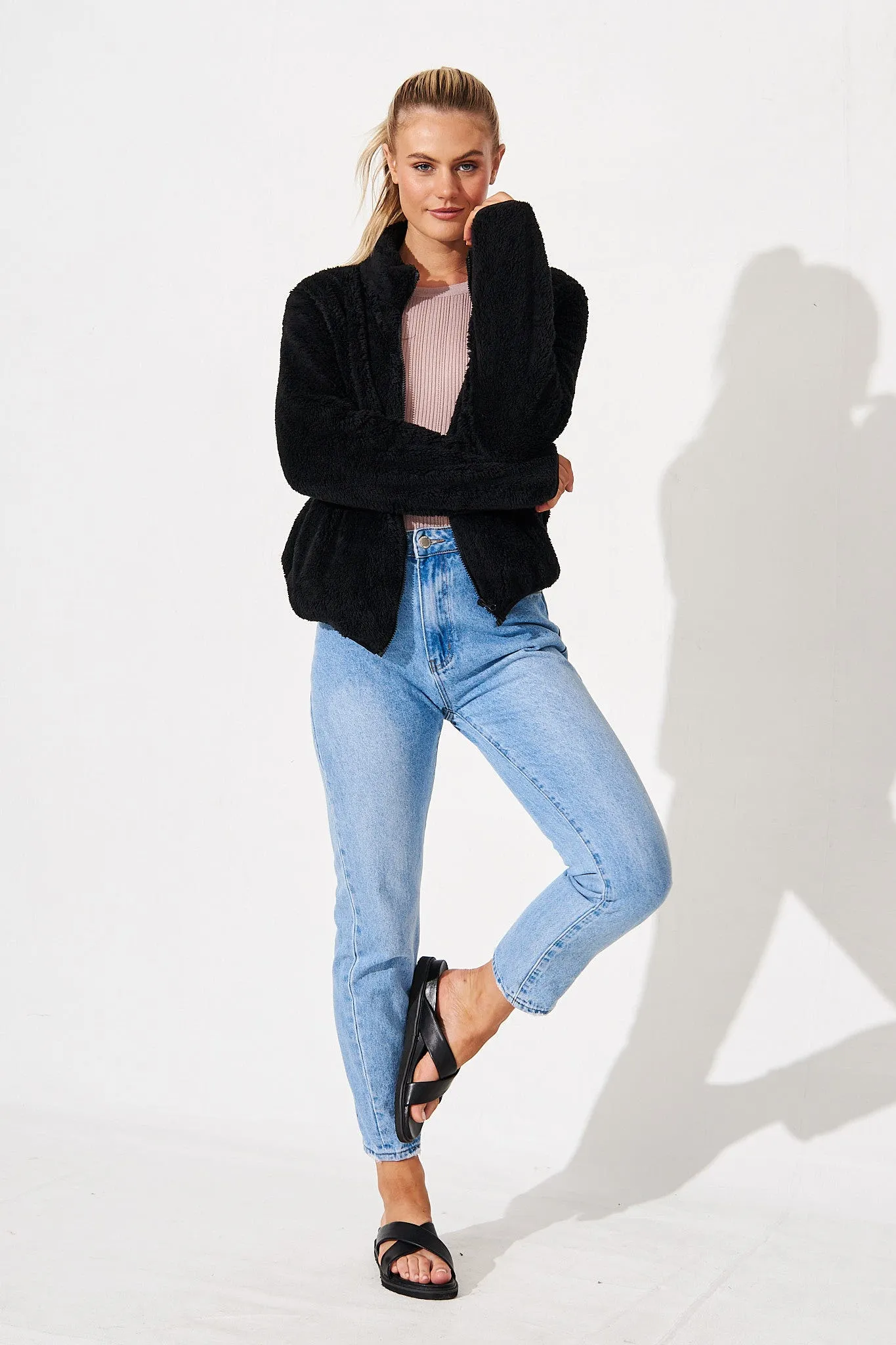 Linea Fluffy Jacket In Black