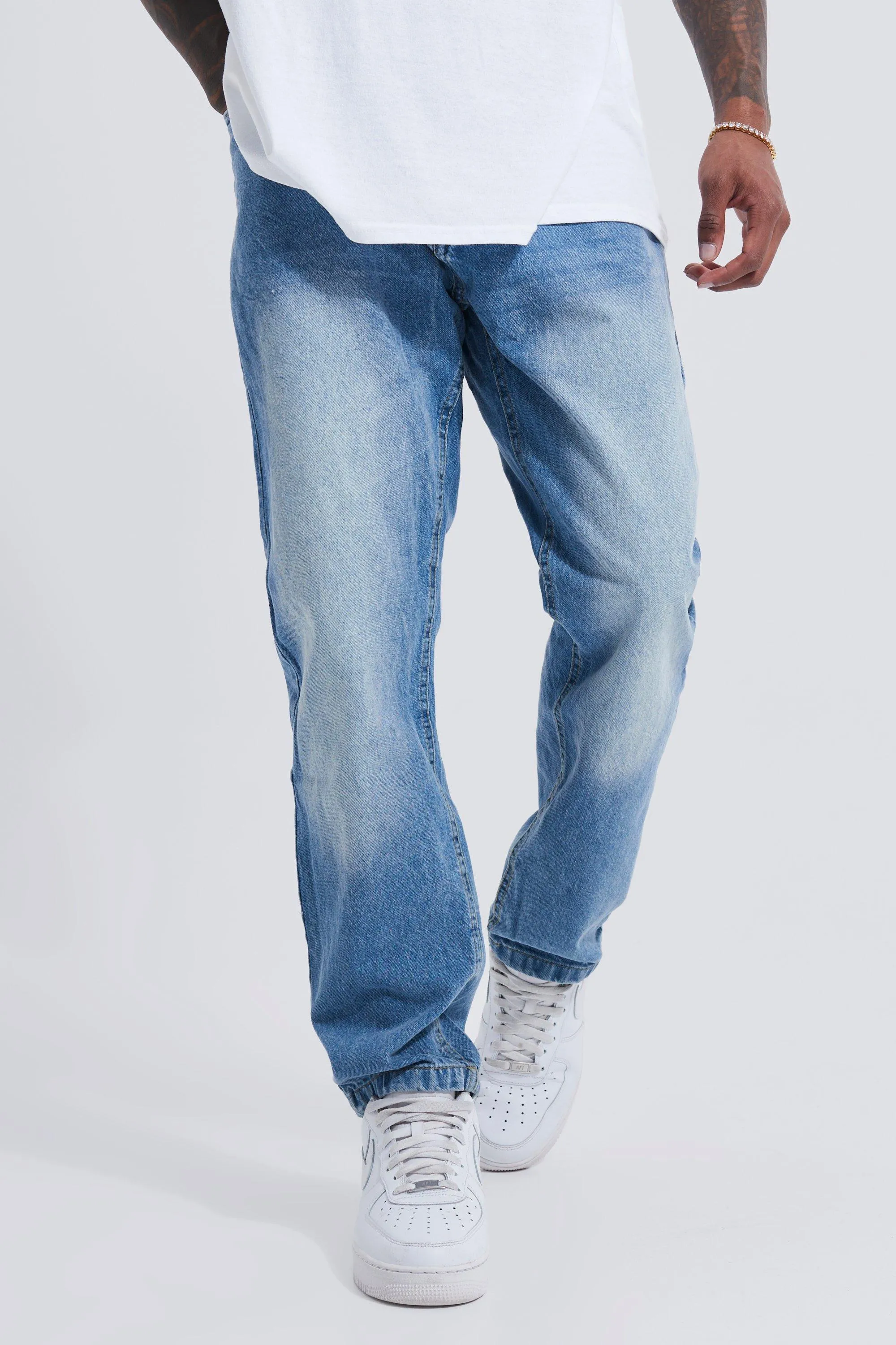 Loose Fit Washed Jeans