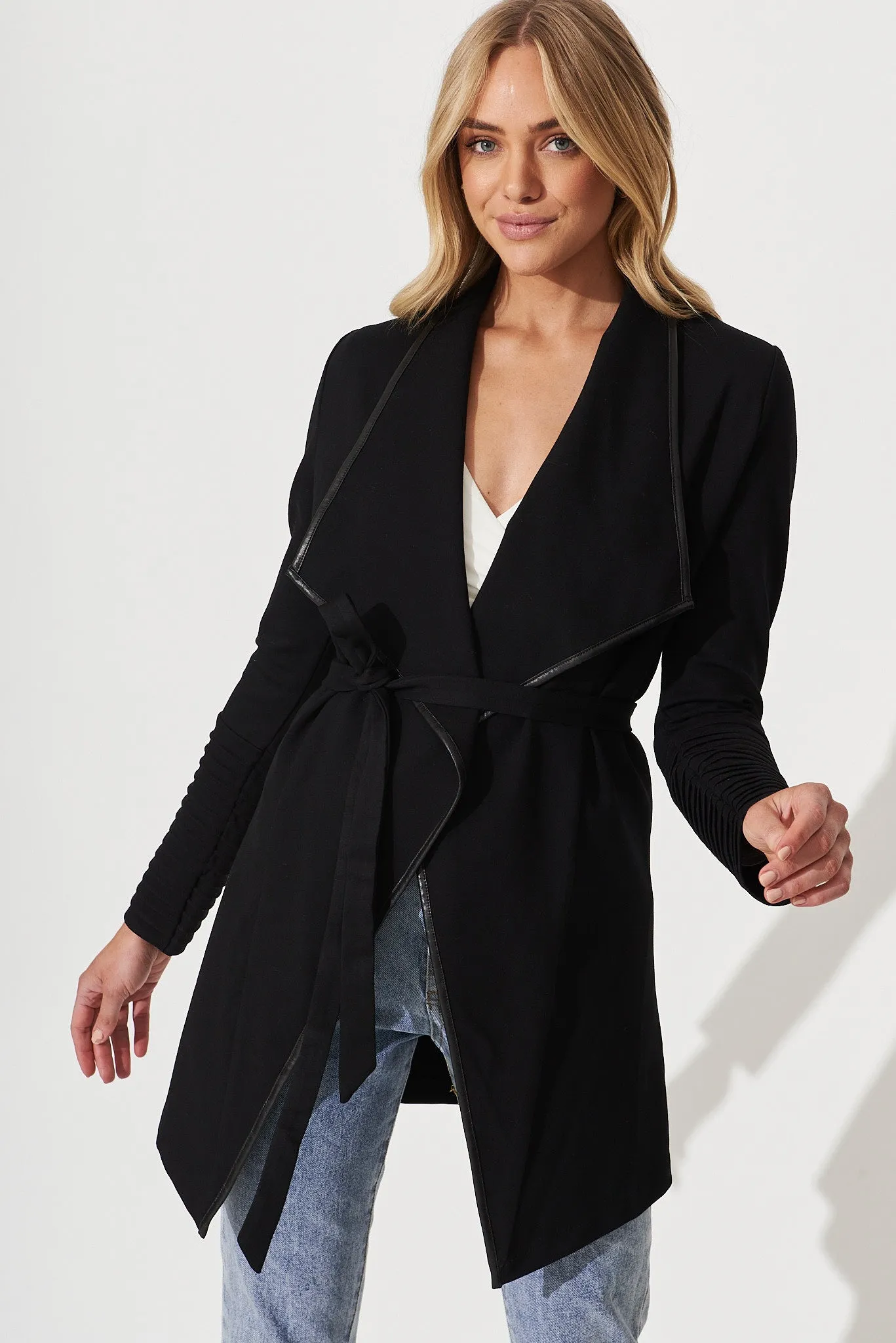 Lynda Jacket In Black