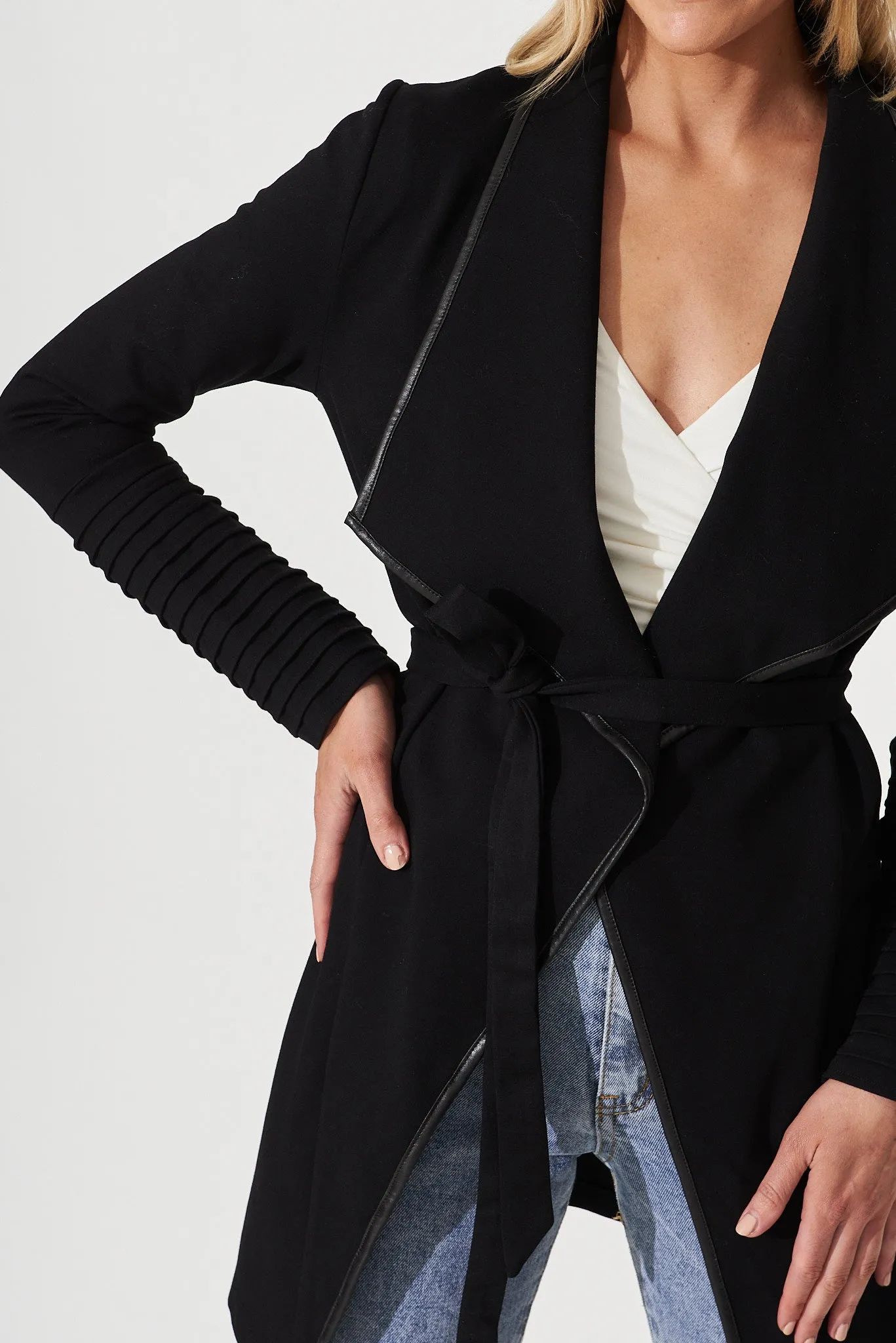 Lynda Jacket In Black