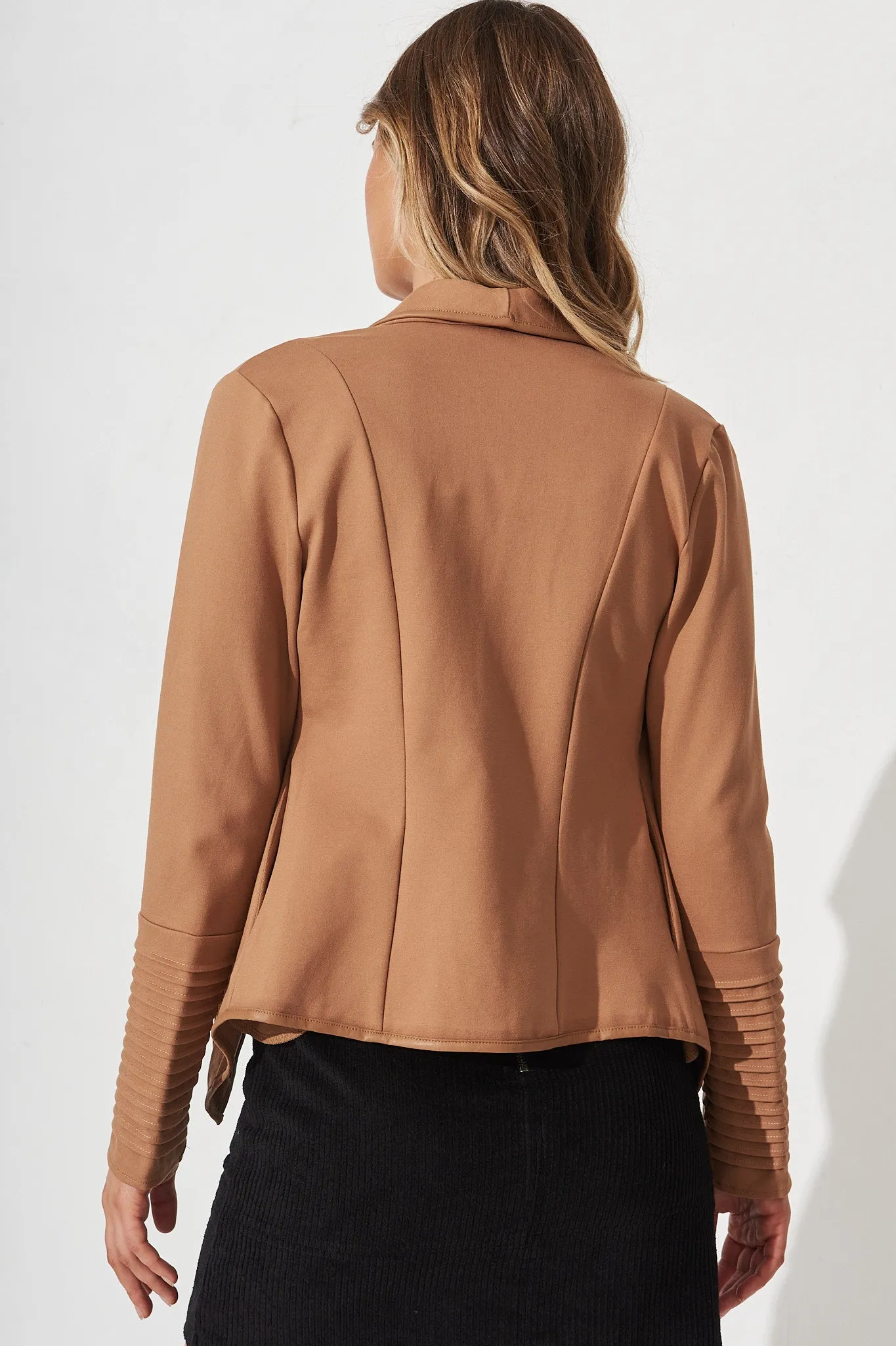 Lyndall Jacket In Tan