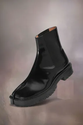 Maison Margiela   TABI CHELSEA BOOT IN BLACK, SS24