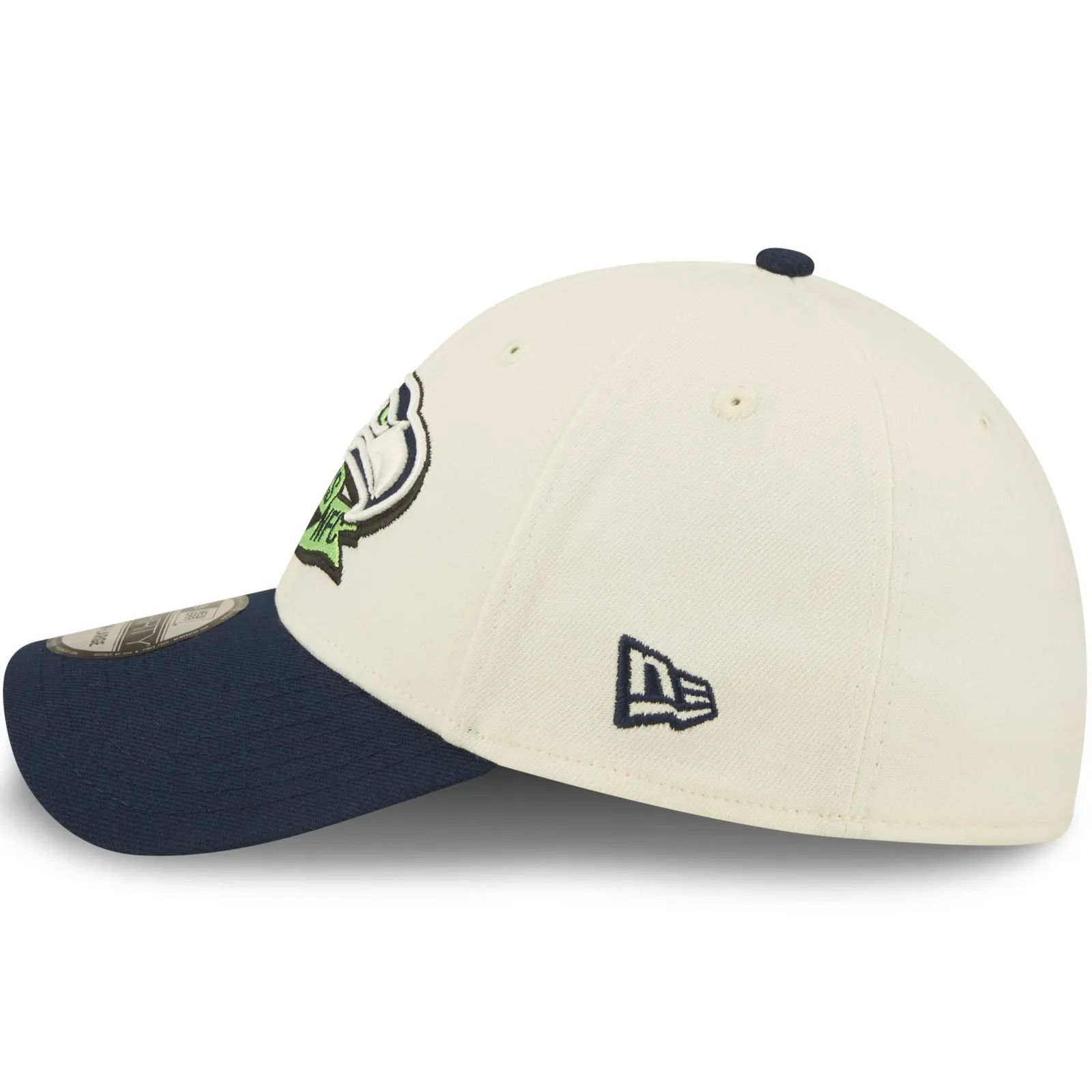 New Era Seattle Seahawks NFL 39THIRTY Sideline 2022 Baseball Cap - White