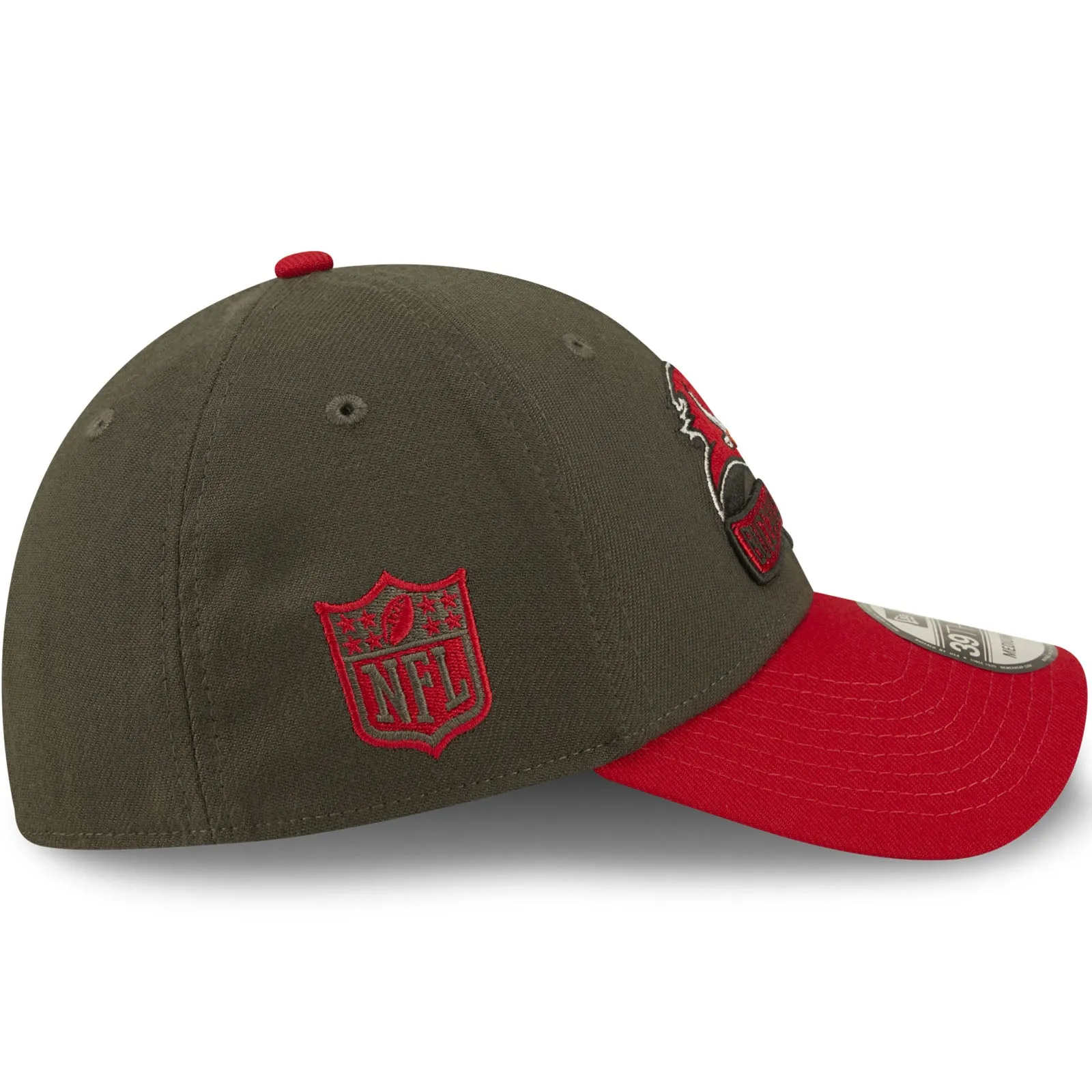 New Era Tampa Bay Buccaneers NFL 2022 Sideline 39THIRTY Baseball Cap - Brown